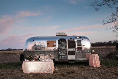 15 Dazzling Wedding Venues In Missouri Airstream Airstream Wedding