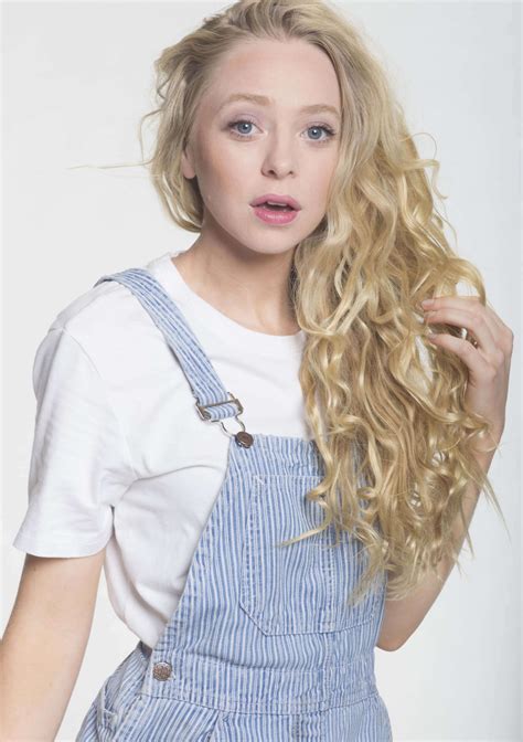 Hot And Sexy Pictures Of Portia Doubleday Are Just Too Damn