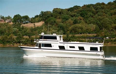1982 Pluckebaum Yacht Power Boat For Sale - www.yachtworld.com