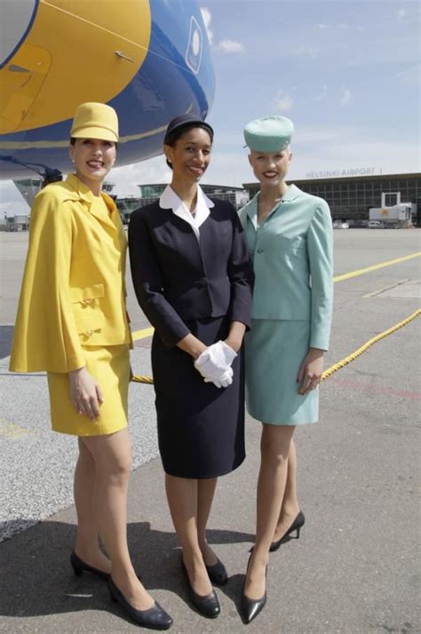 En 1968 Air France Le Pidió Que Aceptase Diseñar El Uniforme De Sus Azafatas Según El