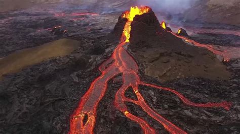 Iceland Volcano Hikers Evacuated As Lava Spurts From New Crack In