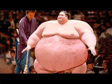 This Is What The Biggest Sumo Wrestler In The World Is Capable Of Youtube