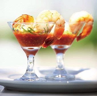 Shot glass hors devours ideas : individual shrimp cocktails -- passed hors d'oeuvres | Delicious | Pinterest