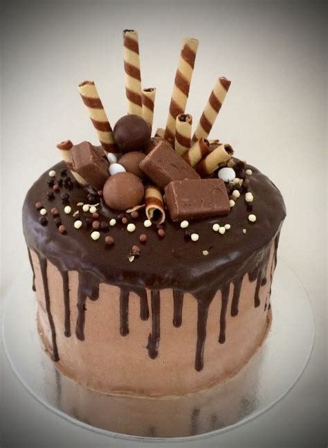 Chocolate Dripping Cake Cakes By Ayomi Chocolate Cake Designs Chocolate Cake Decoration