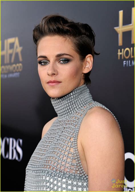 kristen stewart can t help but smile at hollywood film awards 2014 photo 742741 photo