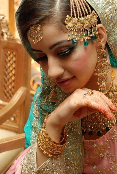 Bridel Fashion Trend And Girls Fashion Dulhan Bridal Dresses Shararay And Lehanga