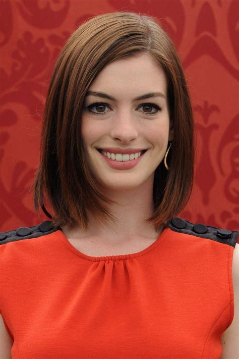 Hairstyles And Make Up Anne Hathaway Look Book Glamour Uk Wavy Bob