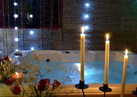 Each has a private bathroom including toiletries, a bathrobe and a hairdryer. La Casa del Canonigo en la Provincia de Cuenca