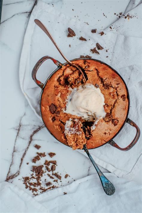 Amazing Recipe For This No Sugar Chocolate Chip Cookie Skillet How