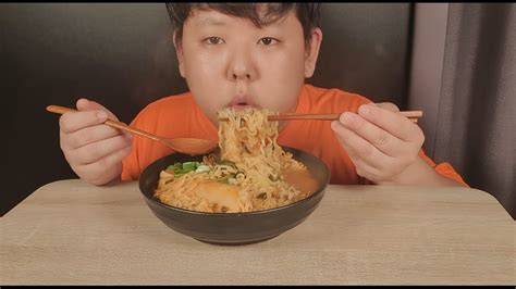 Asmr 김치라면hot Spicy Noodles 총각김치 Kimchi Ramen Mukbang Eatingshow Youtube