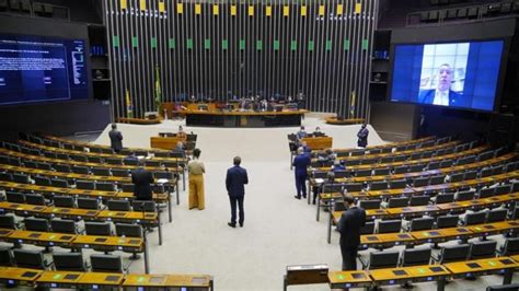 Câmara aprova mudanças no regimento interno e altera regras de votação