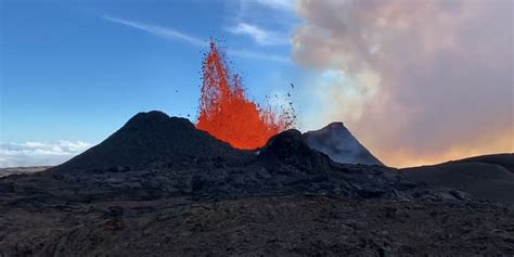 Hawaiis Mauna Loa Volcano Spews Lava Fountain Of Liquid Rock Into