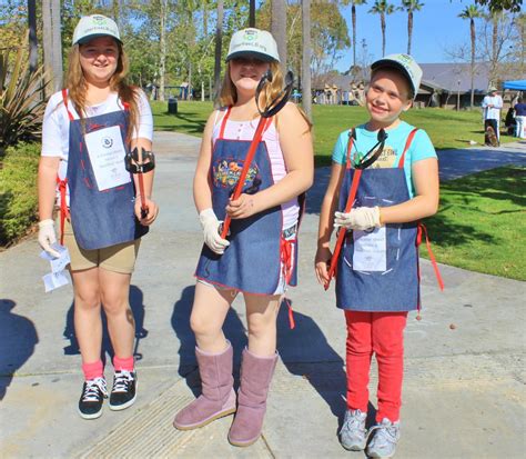 Huntington Beach Girl Scout Troop Neighborhood Clean Up Day And Some Fun