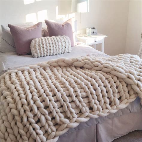 Farah Learning Fun Hand Knit Chunky Blanket Giant Hand Knitted Super Chunky Throw By Wool