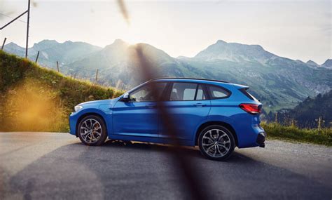 Gli allestimenti interni della bmw x1 sono caratterizzati da materiali di alta qualità uniti a stile ed eleganza, la strumentazione è ampia e completa, l'ergonomia è spiccata. BMW X1 xDrive25e: la variante ibrida plug-in da 220 CV