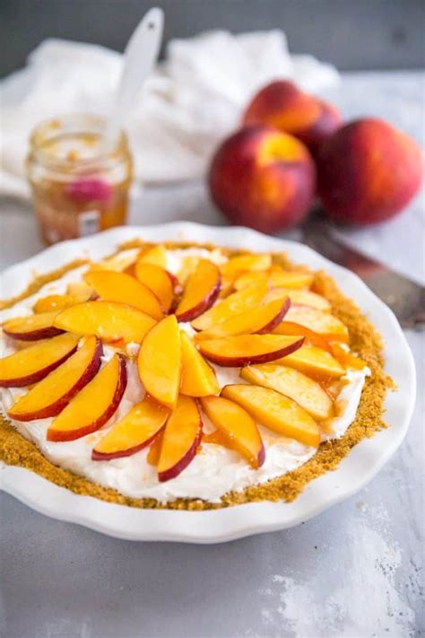 This creamy fresh peach pie is dreamy! the filling is light and fluffy ...