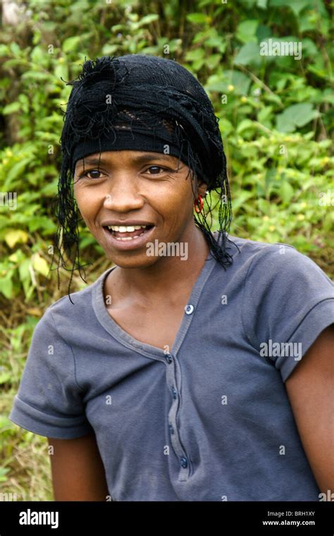 Malagasy Woman Hi Res Stock Photography And Images Alamy