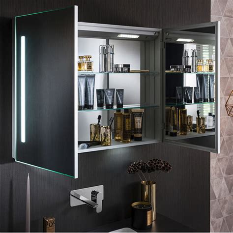 At drench we only offer the best, many of our mirrored cabinets boast luxurious features such as built in demister pads, soft close doors, shaving sockets and sensor operated lighting. Crosswater Allure 900mm LED Illuminated Mirrored Cabinet ...