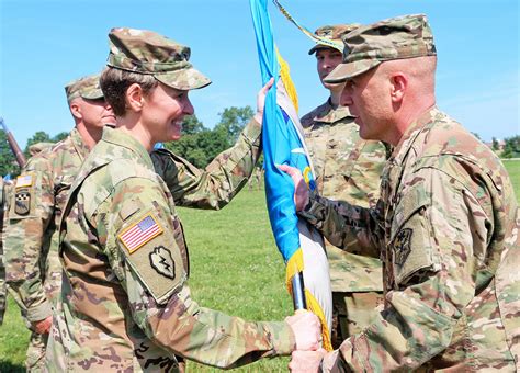 Armys Largest Military Intelligence Brigade Welcomes New Commander