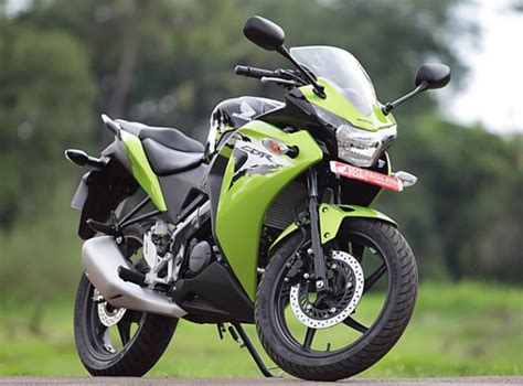 ↑ bikedekho.com | honda cbr150r | mileage. BIKES COMPARISON: Best 150 cc bikes in the Indian market ...