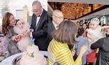 82歲劉詩昆為1歲愛女劉蓓蓓舉行豪華生日會 全城名人齊賀 | 最新娛聞 | 東方新地