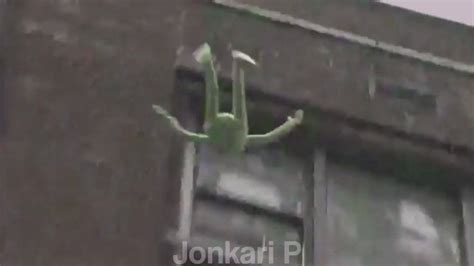 Why Did Kermit Fall From The Roof Why Did Kermit Fall From The Roof