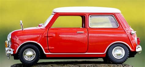 Rüyada arabaya bindiğini görmek... Rüyada arabaya binmek ne anlama