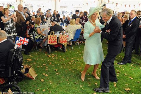 Britain Remembers Vj Day As The Queen Leads The Tributes Daily Mail