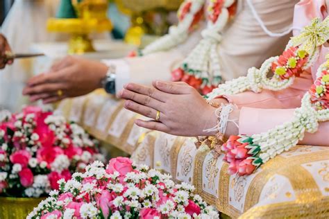 Banyak sekali aktifitas harian yang sekarang dibatasi dan mengharuskan kita untuk tetap berada dirumah untuk bisa sesegera mungkin memutus rantai. Mau Daftar Nikah Online, Ini Caranya | Real - Jeda.id