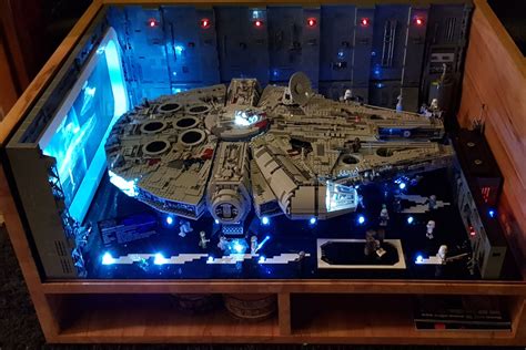 Lego Star Wars Ucs Millennium Falcon 75192 Beleuchteter Hangar