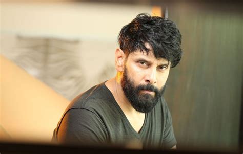 50 Vikram Handsome Pictures And Cool Hd Wallpapers
