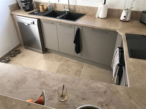 Check spelling or type a new query. Plan de travail et îlot central en pierre naturelle, entre ...