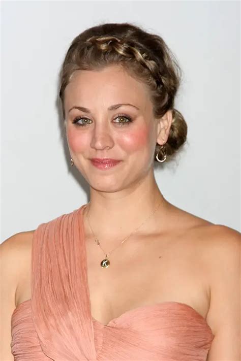 25 Flawless Kaley Cuoco Hairstyles To Inspire You