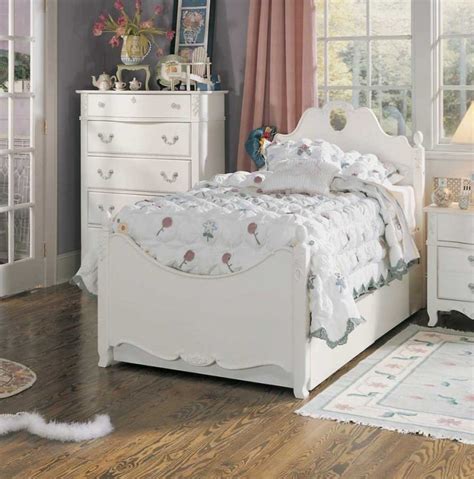 Style somehow transcends every trend, yet never seems out of place. Lea Victoria Panel Bedroom Collection- Furniture 930-9X0 ...