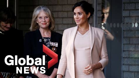 Meghan Markle Visits London S National Theatre As New Royal Patron Youtube