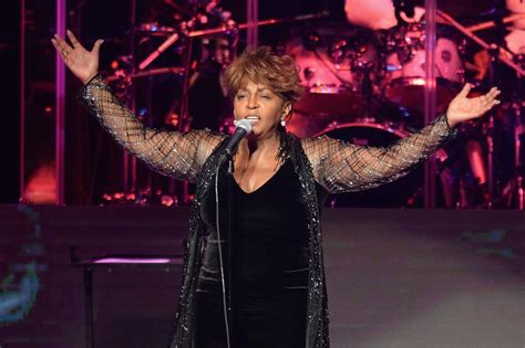 Anita Baker Delivers Finely Nostalgic Trip During Farewell Tour Stop At
