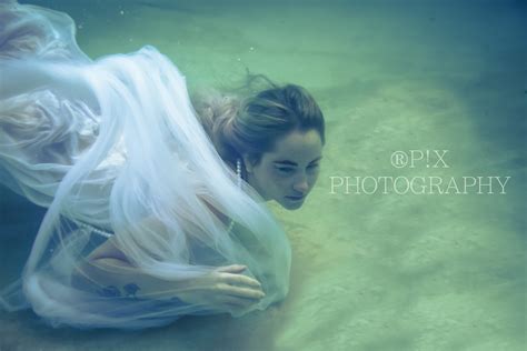 This Must Be Underwater Love Book Your Underwatershooting Flickr