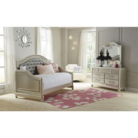 Inviting and fortable bedroom with. Lil' Posh 4-Piece Twin Daybed Bedroom Set - Platinum (With ...