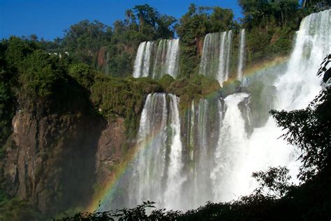 P0001345 Argentina Iguazu Falls Shields Around The World