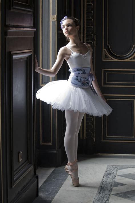 Pin By Gana Doved On B A L L E T Ballerina Dancing Fashion
