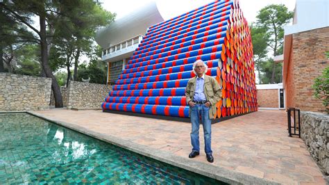 Christo Landmark Wrapping Artist Who Realised The Impossible Dies