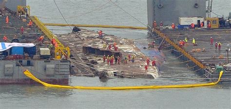 South Korea Salvage Operation Brings Up Sewol Ferry 3 Years After Disaster Cbc News