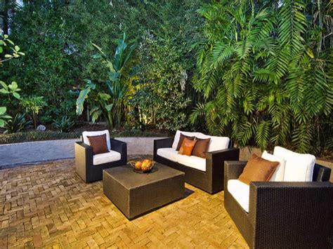 Indoor Outdoor Outdoor Living Design With Deck And Decorative Lighting