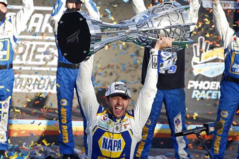 Photos Chase Elliott Races To First Nascar Cup Championship