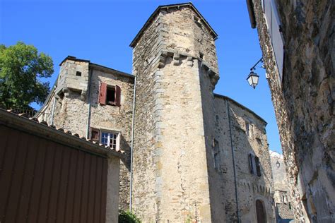 Chateau De La Roque Fayet Inscrit Mh Le Mai