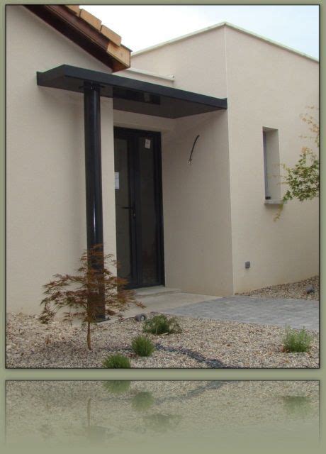 Aluminium grand vitrage une porte d'entrée qui apportera de la luminosité et vous fera réaliser des économies d'énergie grâce à ses performances thermiques optimales. Auvent d'entrée contemporain | Entree de maison exterieur ...