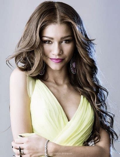 Zendaya Physique Awards Age Height Weight Biography Relationships The Biography Show