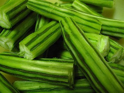 Contextual translation of sekatan sekatan kepentingan (tiada) into english. moringa oleifera/ kelo/ remunggai/ horseradish | Hayati ...