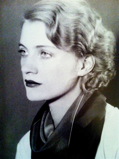 Lee Miller By Man Ray Lee Miller Man Ray Avant Garde Photography