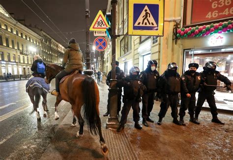 In Photos Russia Cracks Down On Navalny Protesters Following Prison